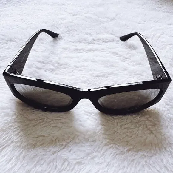 Francis Mirrored Black Cat-Eye Sunglasses - Picture 6 of 15